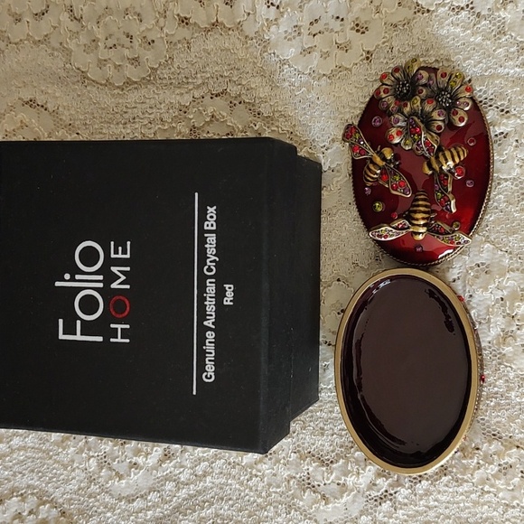 Genuine Austrian Crystal Trinket Jewelry Box NEW! Flowers and Bees Accent - Picture 6 of 11